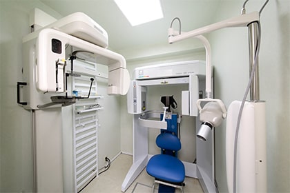 精密治療を行うために歯科用CTを活用します